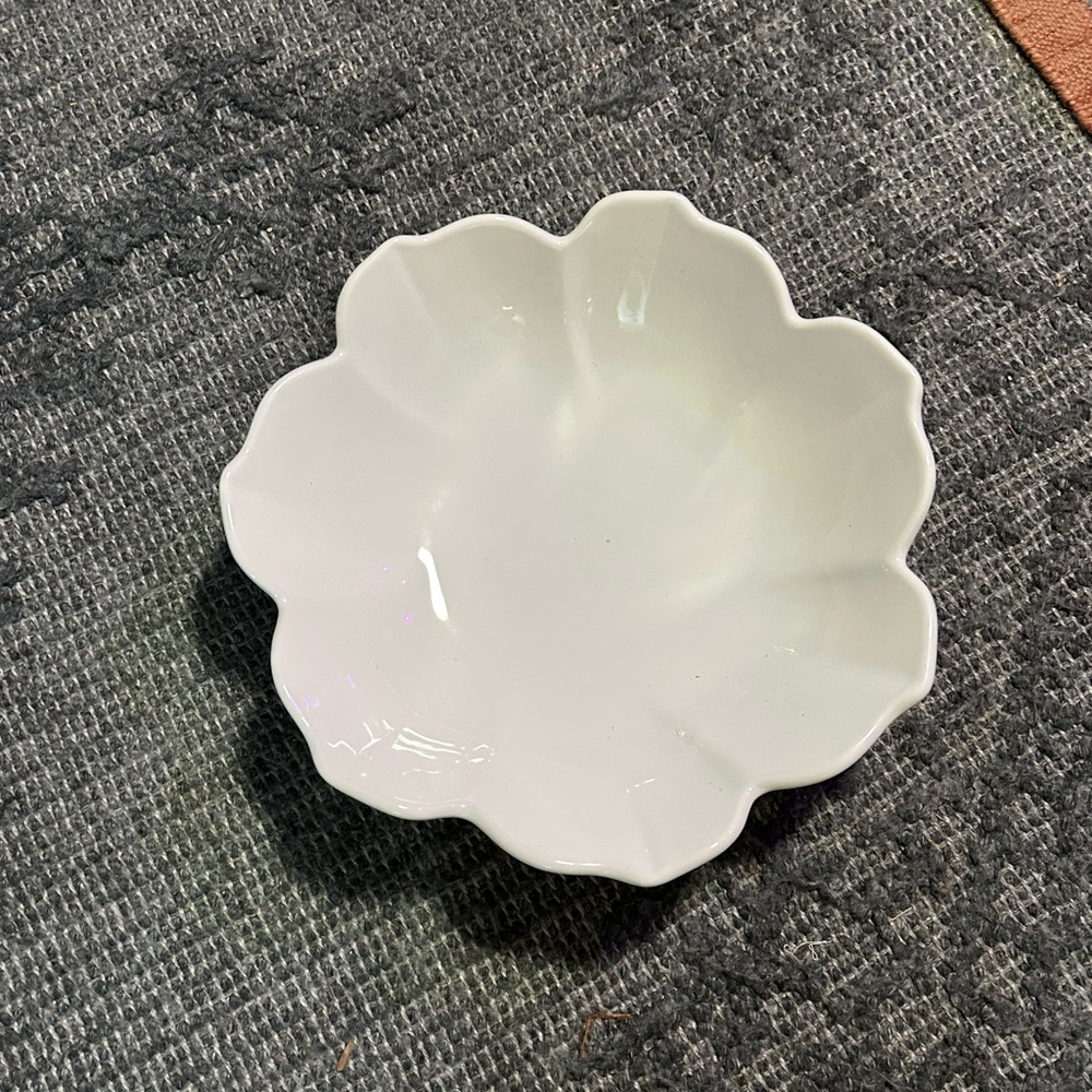 Elegant White Scalloped Bowl